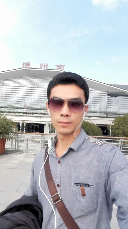 错把真心喂了狗的第三张照片--福安征婚网