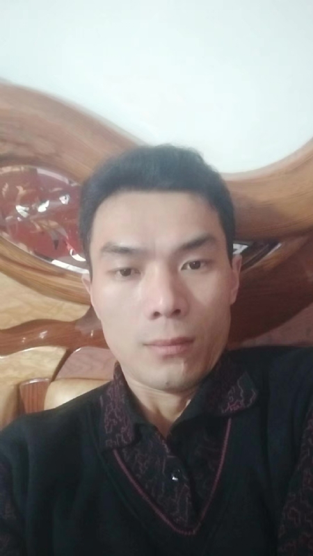 错把真心喂了狗的第四张照片--福安征婚网